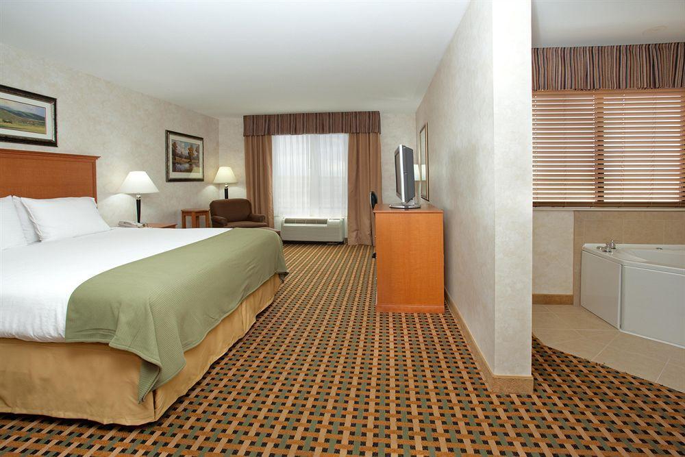 Holiday Inn Express Rawlins By Ihg Exterior foto